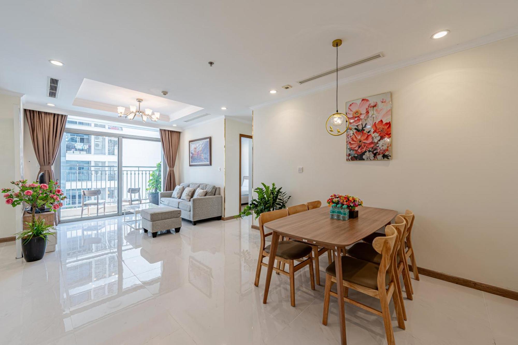 Apartment Vinhomes Park - Landmark Luxury Ho Chi Minh City